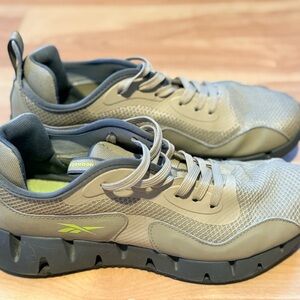 Reebok Zig Dynamica STR running shoes